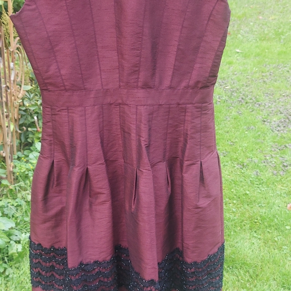 Anik Boutique Burgundy Formal Cocktail Dress Size 10, black lace at hem - Picture 4 of 8